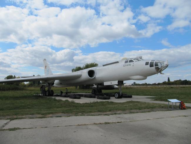 Ту-16К Badger - "Борсук", носій ядерної зброї. Перший радянський реактивний бомбардувальник.