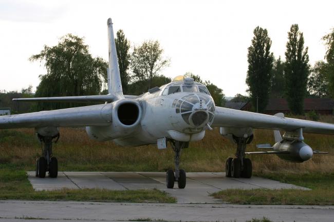 Ту-16К Badger Борсук, носій ядерної зброї. Перший радянський реактивний бомбардувальник.