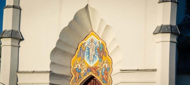 Преображенська церква Мошни центральний вхід