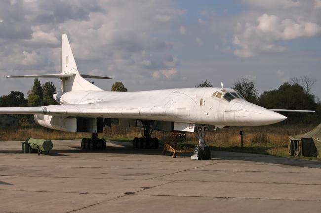 Ту-160 Blackjack — "Дубина", носій ядерної зброї. Наймогутніший літак світу в ті часи. Єдиний у світі музейний експонат.
